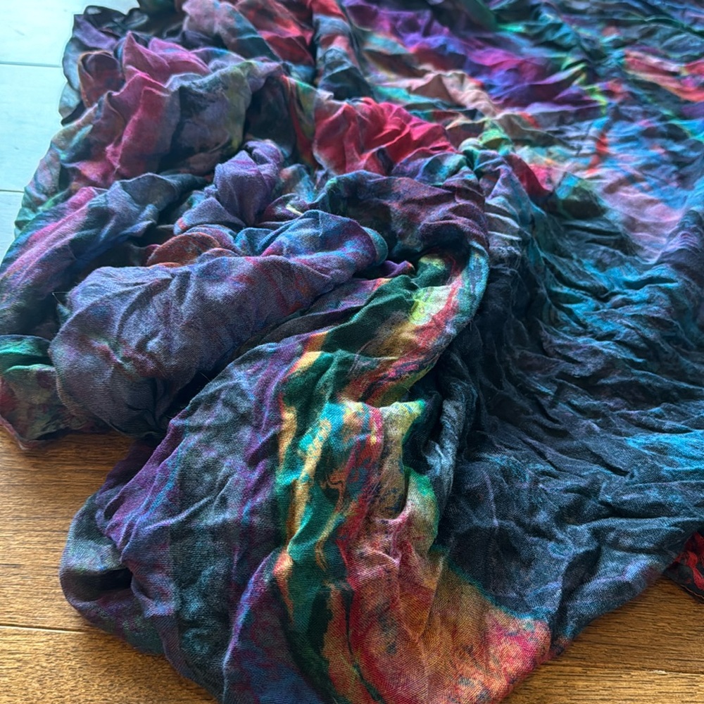 Front Row Society Scarf. Artwork: Eden.